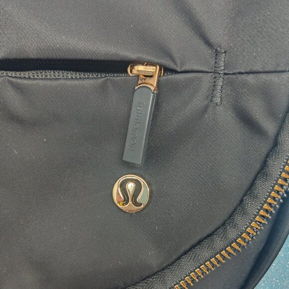 Lululemon All Night Festival Bag 5L Black Gold - Picture 5 of 8